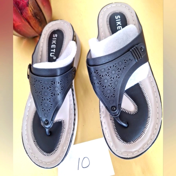 SIKETU Shoes - New Flip Flops, Size 10